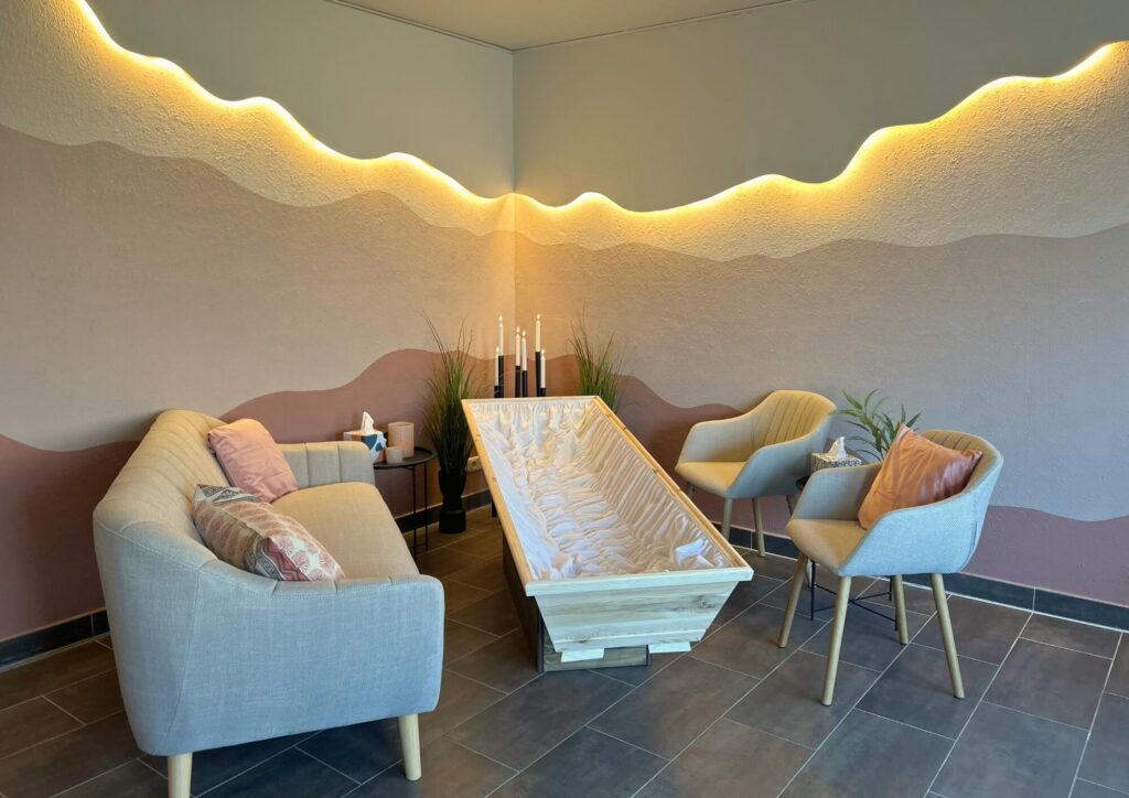 Unser heller Abschiednahmeraum in Gau-Algesheim.